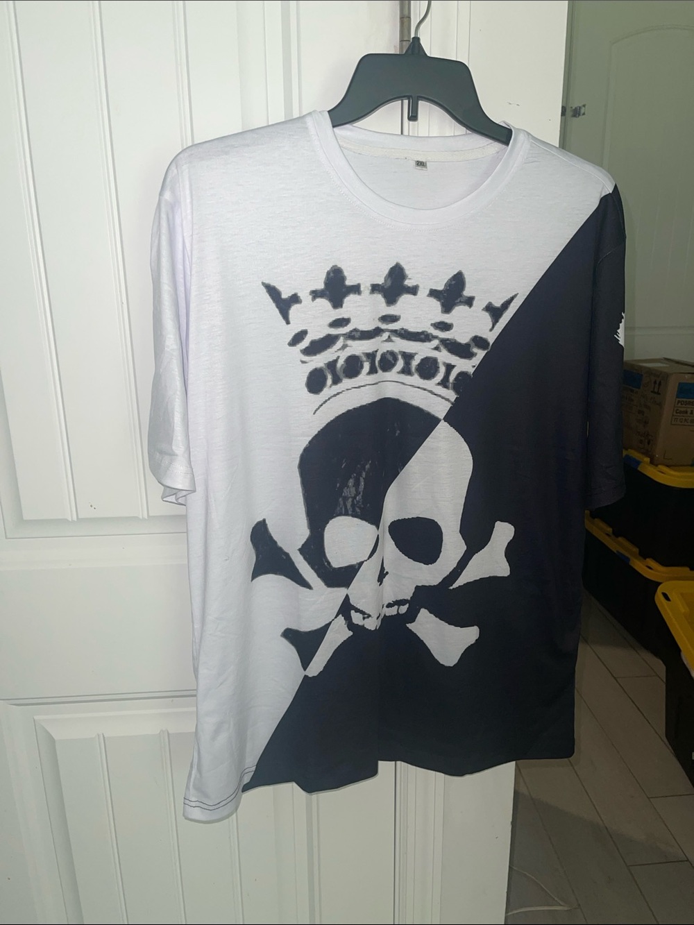 Men's Skull Graphic Halloween Crew Neck men T-Shirt f- Black & White